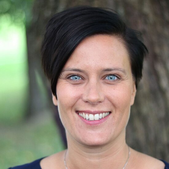 Aina L. Hagen