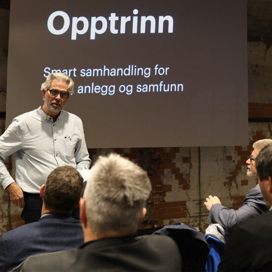 En stor utfordring i byggenæringen er kampen mot useriøse aktører og arbeidslivskriminalitet, sier Jon Sandnes, administrerende direktør i BNL.