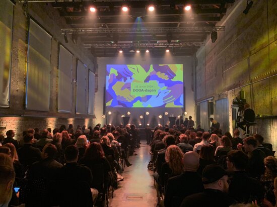 Fullsatt hall på DOGA-dagen 2020