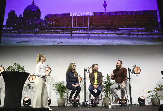Moderator Benedicte Sunde, Lars Ø Ramberg, Siv Helene Stangeland og Leo Sande Gasnier