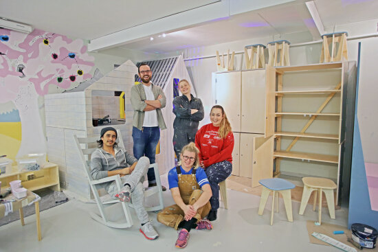 Teambilde av MakersHub, fra venstre: Karam Kifah Thanoon, Jack Hughes, Maria Årthun, Ida Bergli Wold og Else Abrahamsen.