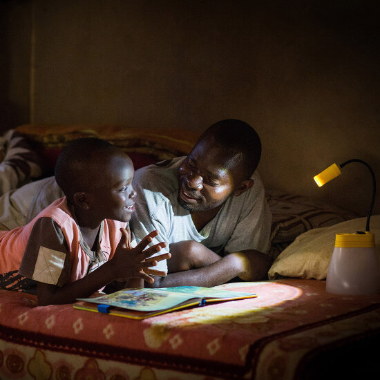 SunBell in use in Africa_credit_K8_INDUSTRIDESIGN_TARAL_JANSEN