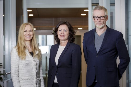 Onny Eikhaug i DOGA, statsråd Solveig Horne og juryleder John Arne Bjerknes ønsker forslag til landets mest inkluderende innovasjonspris, Innovasjonsprisen for universell utforming.