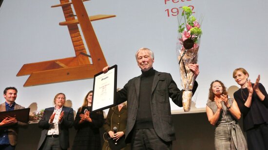 Peter Opsvik sin tripp trapp-stol er folkets designvinner.