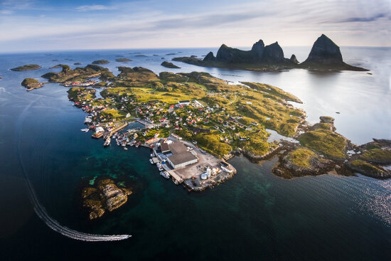 Luftfoto av øykommunen Træna.